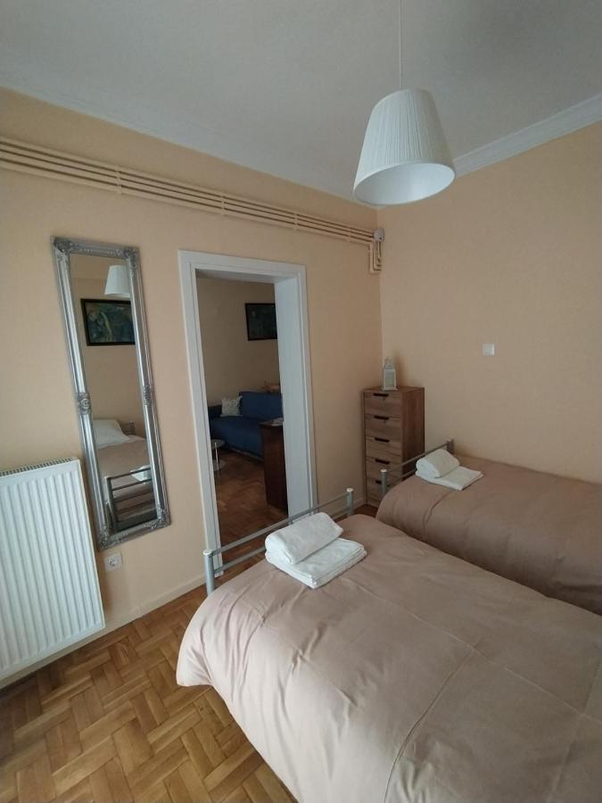 Appartement Cozy Three Bdrms At Five Filippou Str *
